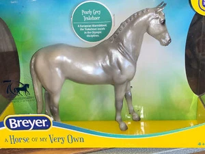 Breyer Model Horses 2021 Classic Size Pearly Grey Trakehner - Picture 1 of 3