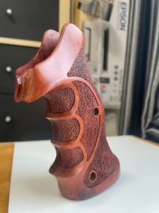 Prof.Target Griffe für S&W K/L Frame Round Butt 686 All Carve Closed Back, Finger - Bild 1 von 11