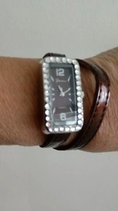 Women Fashion Watch - Picture 1 of 3