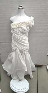 Franklin Mint Prinzessin Diana weißes Kleid mit Kleiderform - Bild 1 von 5