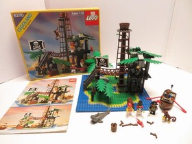 1989 LEGO Legoland Set #6270 Forbidden Island (missing 1 cannon, 2 rifles)