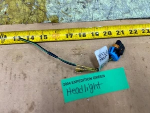 03-06 EXPEDITION   HEADLIGHT BULB CONNECTOR PIGTAIL BLACK - Picture 1 of 13