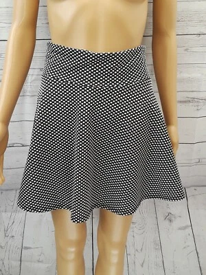 Minifalda informal acampanada Y2K Kirra para mujer negra blanca Polkodot talla M  Foto 1 de 4