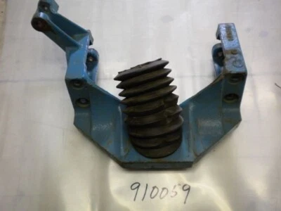 OMC FRONT ENGINE BRACKET 0910059 185 200 230 260 - Image 1 of 2