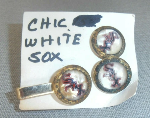 VINTAGE CHICAGO WHITE SOX CUFFLINKS & TIE CLIP SET VERY OLD BASEBALL Cover