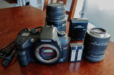 Sigma SD14 with 2 lenses - Image 1 of 4