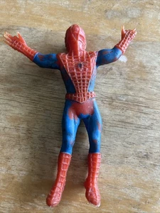 VINTAGE 1973 BEN COOPER MARVEL SPIDERMAN 7" GOMMA JIGGLER FIGURE SENZA CORDA - Foto 1 di 9