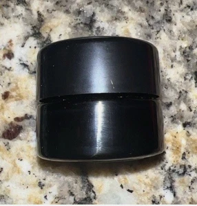 100 Count – 5g Concentrate Jar Black Flush-Wall Screw-Top Jars Price: $75.00 - Picture 1 of 3