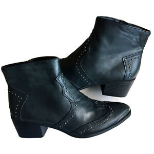 Women's Universal Thread Studded Western Boots - Size 6.5