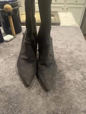 Botas Ivanka Trump Multi Grises Sobre la Rodilla Talla 8M Punta Gamuza-Como Cremallera Foto 1 de 4