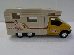 Autocaravana escala 1/32 cámper de juguete modelo RV tirar hacia atrás y acelerar coche de juguete toldo puertas - Imagen 1 de 6