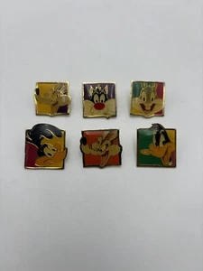 Menge 6-Looney Tunes Daffy Duck Bugs Bunny Sylvester die Katze Wile E. Coyote Pin - Bild 1 von 19