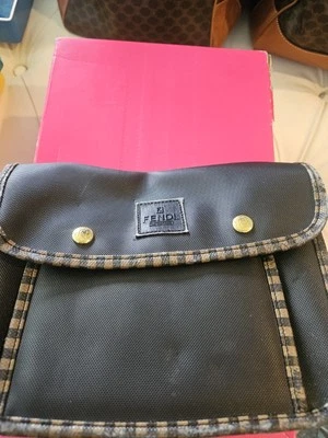 Bolsa de aseo Fendi vintage Foto 1 de 4