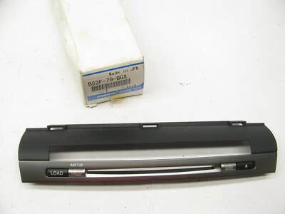 全新 正品 银色 内置式 CD 更换器装饰边框 2007-08 马自达 3 — 第 1/3 张图片