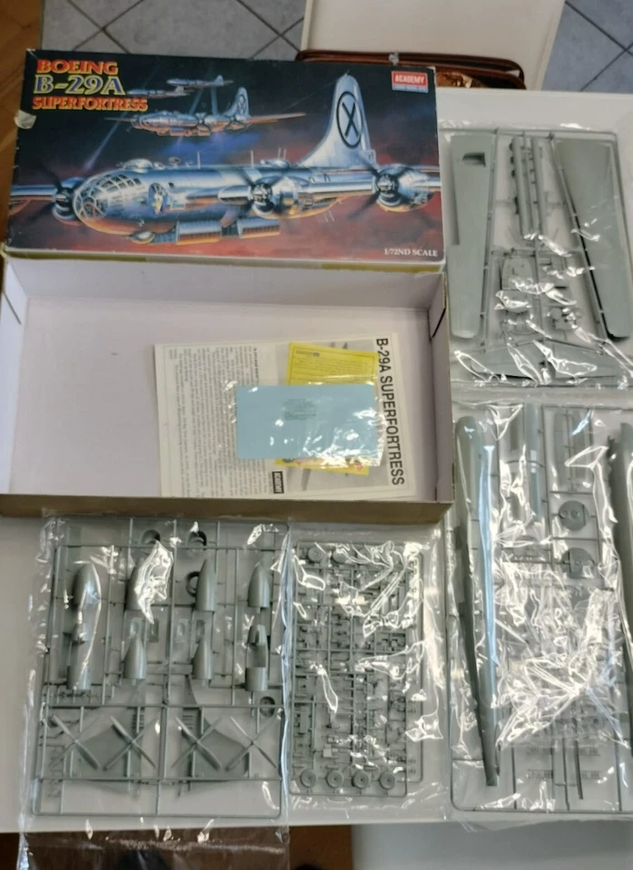 Academy 2111 Boeing B-29A Super-Fortress 1/72 FACTORY - D1 - Immagine 1 di 1