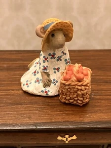 Dolls House? Miniature Peter Fagan Missy Whistler Mouse With Basket Ornament - Picture 1 of 9