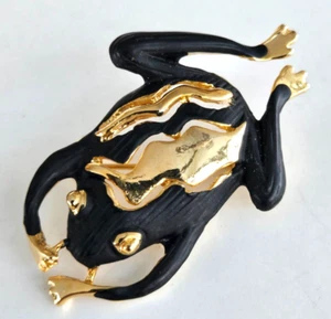 Prendedor vintage firmado negro mate esmalte FROG tono dorado 1-13/16" - Imagen 1 de 5