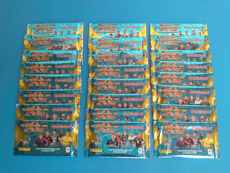 24 Bustine Calciatori Adrenalyn 2018-19 2019 Versione Omaggio 144 Cards - Immagine 1 di 1