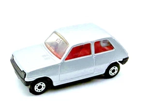 Matchbox No 21 HTF Lesney Renault 5TL Silver w/Red Interior Satin Black Base - Picture 1 of 6