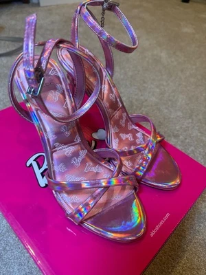 Sandalia ALDO Barbie™ x ALDO con correa al tobillo (mujeres) 8 Foto 1 de 4