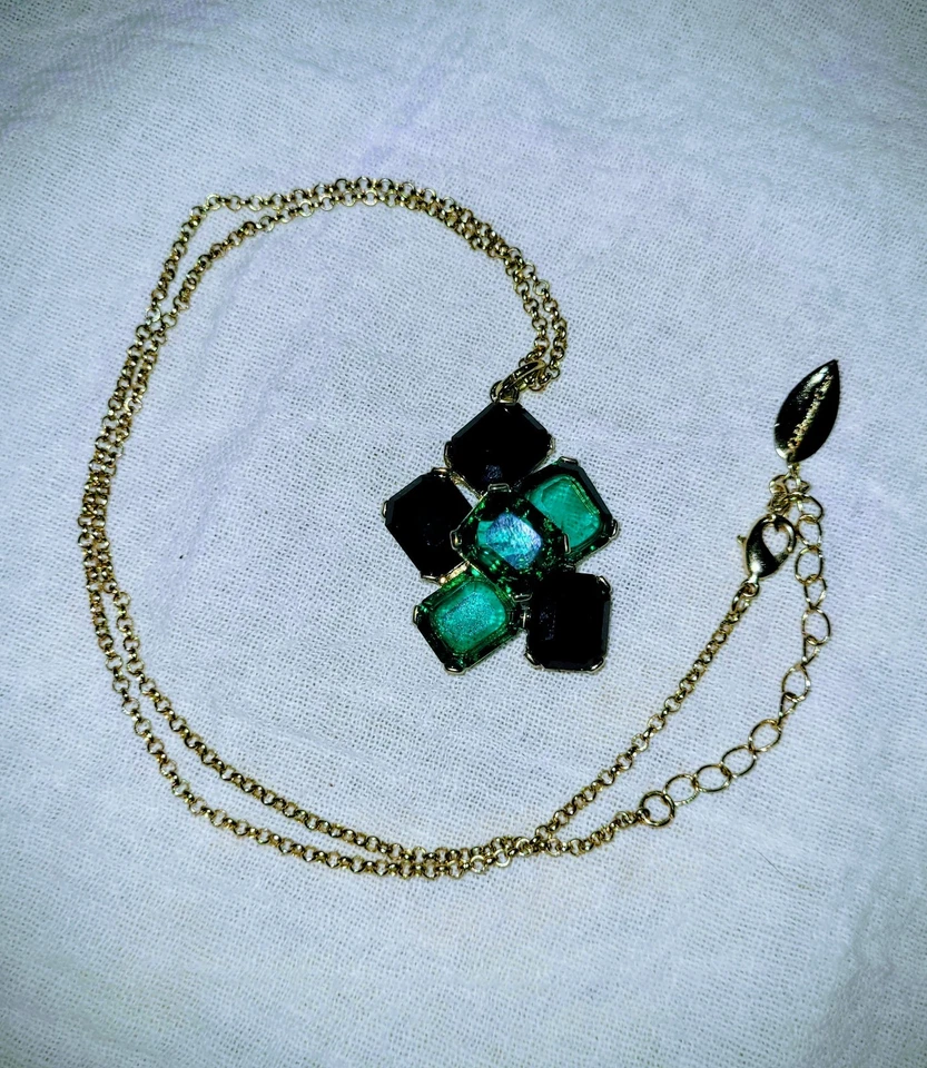 Coldwater Creek Collar Imitación Esmeralda Verde y Negro Estrás Colgante 18"  Foto 1 de 1