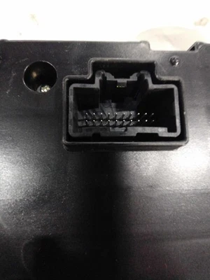 Medidor de velocímetro usado serve: 2010 Gmc Yukon cluster MPH US mercado gasolina ID 20 - Imagem 1 de 4