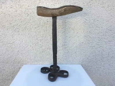 Ancien pied de cordonnier / Fer forgé / Artisanat populaire / Déco - Photo 1/4