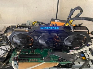 GIGABYTE WINDFORCE GTX 960 GPU 4GB GDDR5 HDMI/DP/DVI GV-N960G1-GAMING-4GD *MINT* - Picture 1 of 14