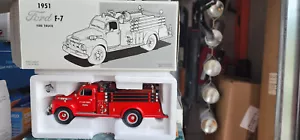 18-1927 First Gear 1951 U.S. Air Force Ford F-1 Fire Truck - Diecast 1/34 - Picture 1 of 1