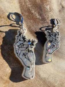 Hand und Mond mit holografischem Stern Glitzer Harz Ohrringe - Bild 1 von 6