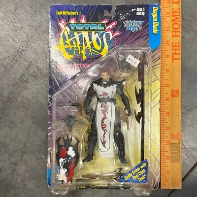 Figura de acción McFarlane's Toys 1996 Total Chaos Dragon Blade 6" con armadura de batalla Foto 1 de 3
