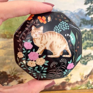 Vintage 70s ORANGE TABBY CAT Black Ceramic Porcelain Floral Trinket Box Japan - Picture 1 of 7
