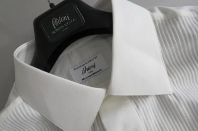 Camisa smoking Brioni Neiman Marcus branca punho francês madrepérola nova com etiquetas 17 1/2 L - Imagem 1 de 4