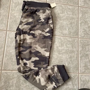 AEROPOSTALE Womens Size Large Soft Sleep Pajama Lounge Pants Nwt Camo - Picture 1 of 3