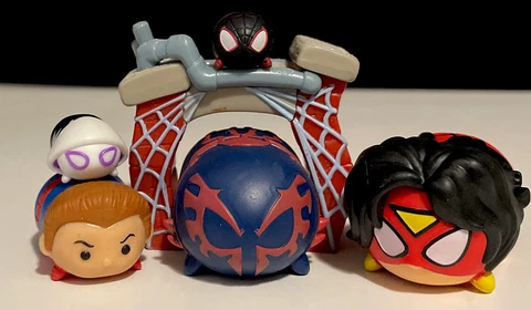 Disney Tsum Tsum Marvel Spider -Man Peter Parker W/ Accessory & Figures Set Of 6 Cover