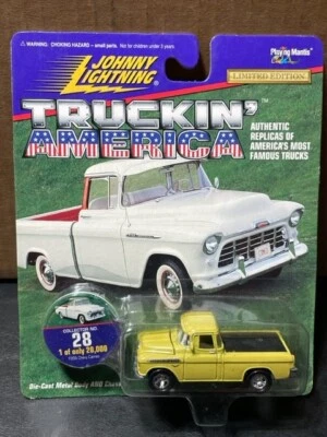 Camioneta Chevy camafeo Johnny Lightning Truckin America 1955 #28, 1/64, nueva en caja amarilla Foto 1 de 3