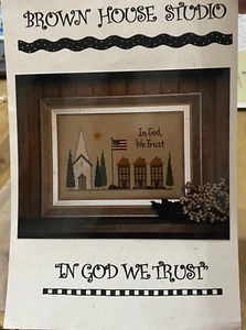 Brown House Studio In God We Trust 2002 patrón de punto de cruz con piezas - Imagen 1 de 3