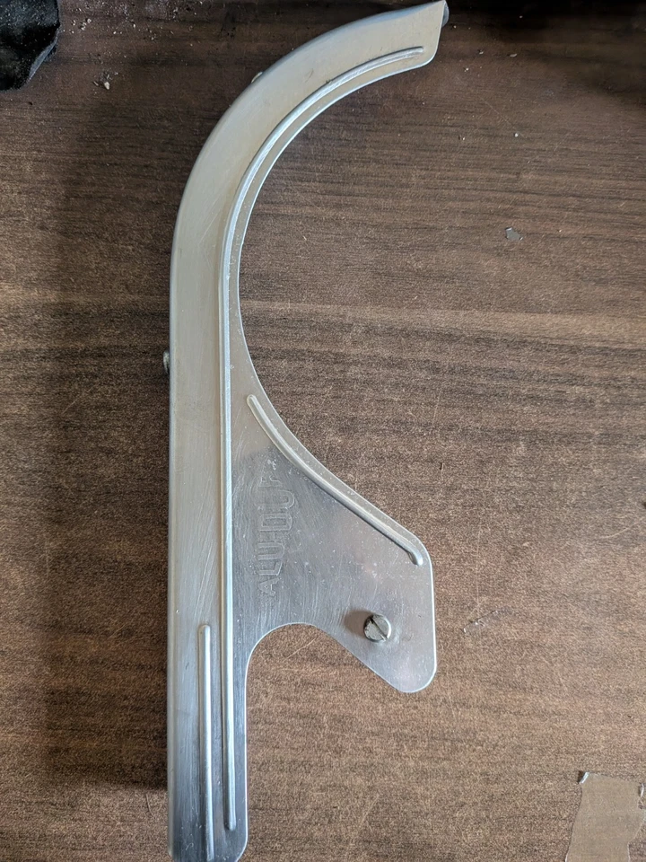 Garde carter de chaîne vélo ancien vintage aluminium ALUDUR - Photo 1/4