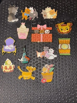 Lote de 13 prendedores de loungefly y parque Disney Cat (Aristocratic’s & Lion King) Foto 1 de 2