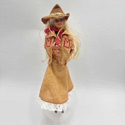 VTG DOLLS OF THE WORLD AUSTRALIAN BARBIE WITH SHOES - Image 1 of 4