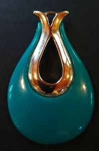 Vintage Sarah Coventry Plastic Charm Beautiful Teal Pendant - Picture 1 of 4