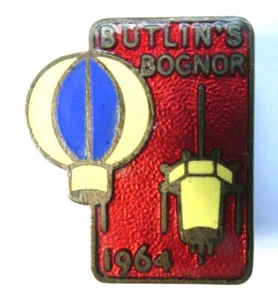 RARE BUTLIN'S HOLIDAY CAMP BOGNOR 1964 LANTERN DESIGN ENAMEL BADGE JR GAUNT LON - Foto 1 di 12