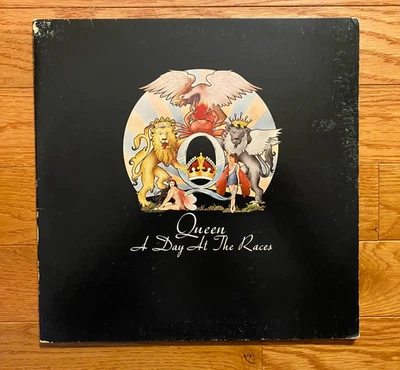 Queen - A Day At the Races LP Elektra 6E101 1976 Press w/ Inner Somebody To Love - Image 1 of 4