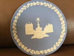 1961 WEDGWOOD Picadilly Circus Plate 8” ~ Vintage Antique - Picture 1 of 5