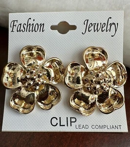Women’s Fashion Jewelry Earrings Gold Tone Flower Clip-On 1.25”W Heavy Metal NWT - Picture 1 of 11