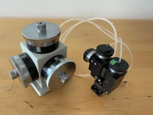 Microscopio de etapa de tres ejes micromanipulador fino hidráulico de aceite Narishige MWO-3 - Imagen 1 de 18