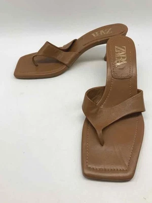 Tacones tanga Zara marrón talla 40 Foto 1 de 4