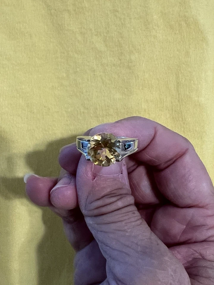 Hermoso anillo para mujer de 3,30 CTW AA citrino y oro blanco rodio sobre ley Foto 1 de 4
