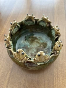 Vintage Majolica Frog Bowl Planter 8 Frogs Lily Pads - Picture 1 of 4