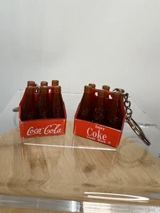 Vintage 1980s Coca Cola Keychain Mini Coke Bottles in Crate Six Pack COLLECTIBLE - Picture 1 of 6